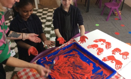 News &raquo; Making a Valentine's Card For Signature House